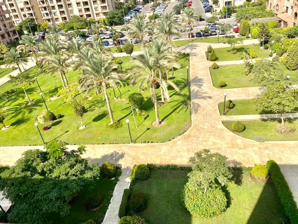 Luxurious 3 Bedroom Rustic Apartment Overlooking Huge Garden - For Families And Couples Kairo Eksteriør billede