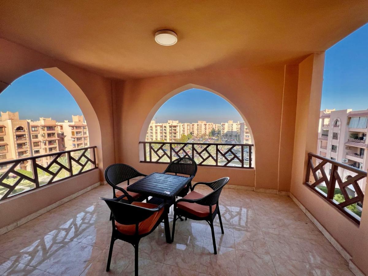 Luxurious 3 Bedroom Rustic Apartment Overlooking Huge Garden - For Families And Couples Kairo Eksteriør billede